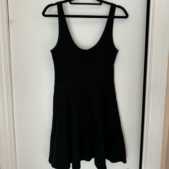Black A-Line fit and flare dress - Picture 7 of 7